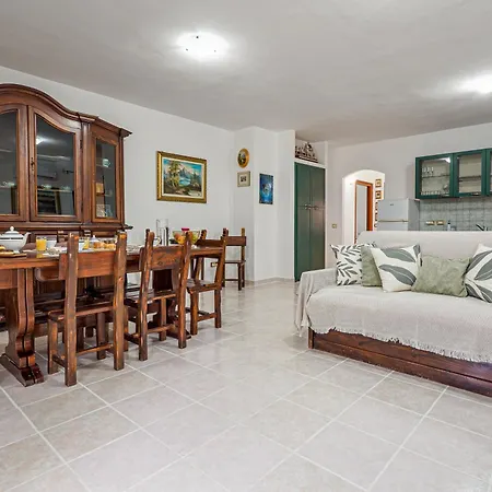 Daire Casa Elisa Padru